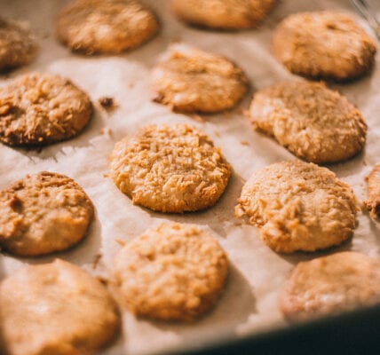 A picture of baked cookies